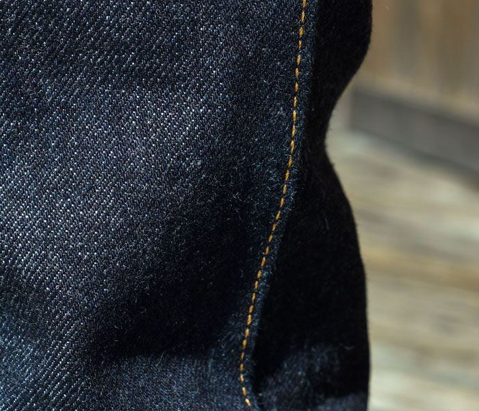 デラックスウエア(DELUXEWARE)DX5016 SLIM STRAIGHT　高密度に織られたハリコシの強い濃紺デニム