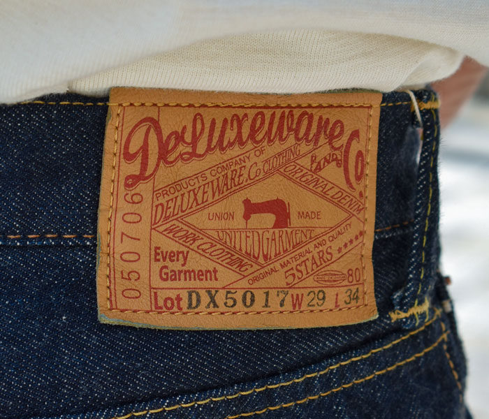 デラックスウエア(DELUXEWARE)DX5017 TAPERED STRAIGHT　経年変化を楽しめるディアスキンレザーパッチ