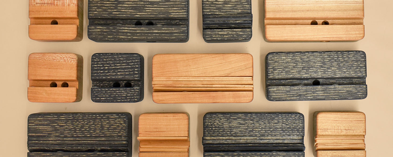 GRACE OF WOOD(グレースオブウッド)オリジナル木製スマホスタンド 天然の木のぬくもりを身近に楽しく、豊かなスマホ生活を