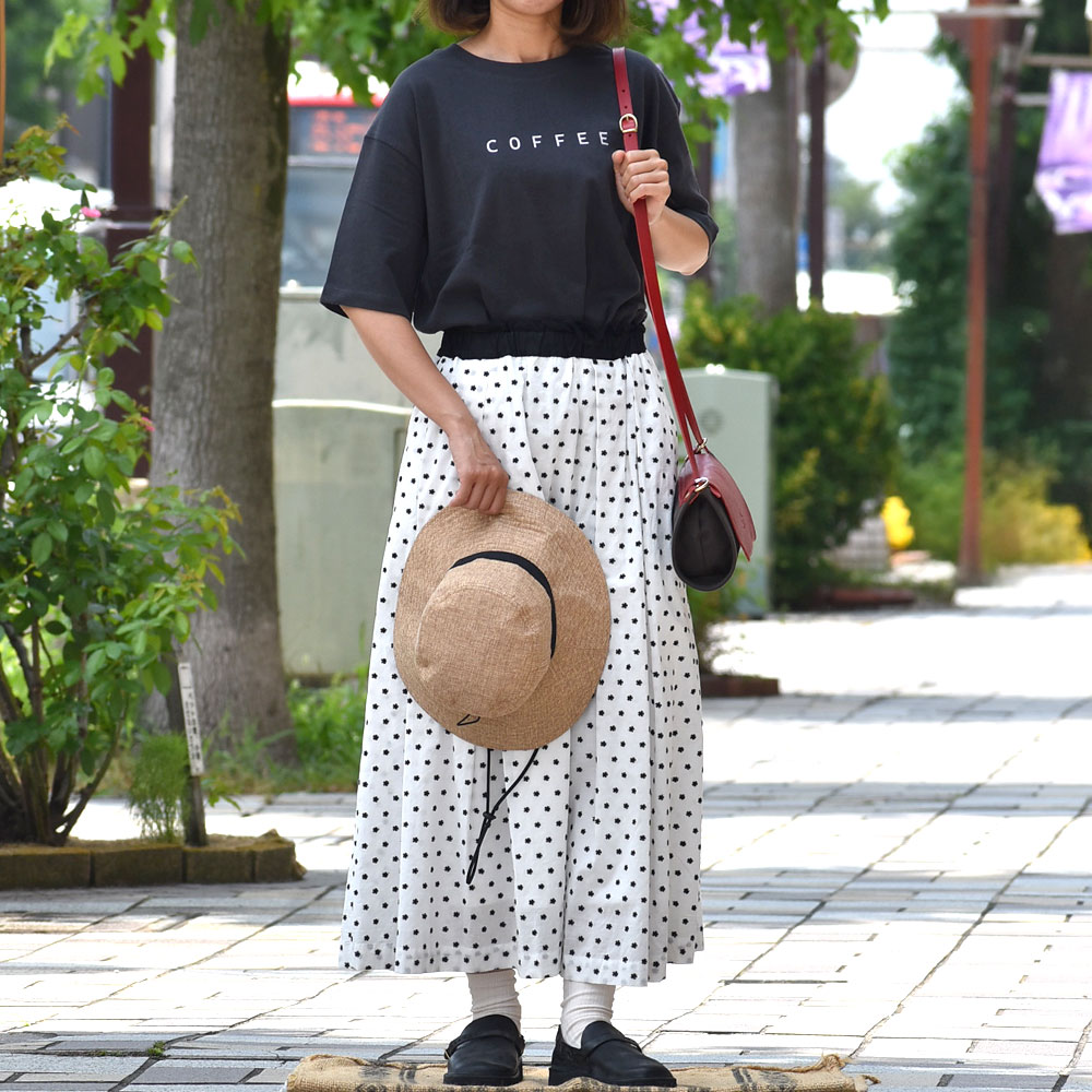 オーロラシューズ (AURORA SHOES) Middle English レディース レザーシューズ ME-W を使った カジュアルレディース夏コーデで避暑地へ