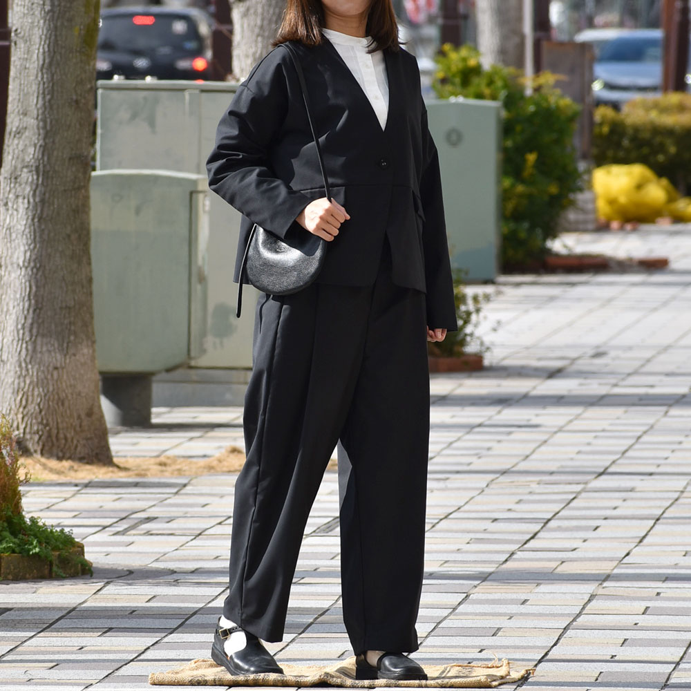 オーロラシューズ (AURORA SHOES) T-Strap レザーシューズ 革靴 TS-W を使った ハレの日におすすめのナチュラルレディースコーディネート