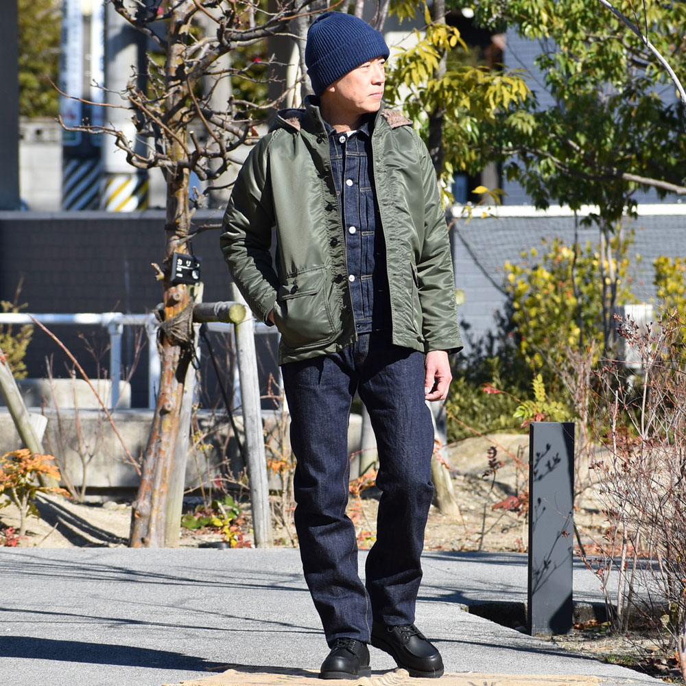 デラックスウエア (DELUXEWARE) STANDARD STRAIGHT ジーンズ ジーパン デニムパンツ DX5015 を使った 冬のメンズアメカジコーデ