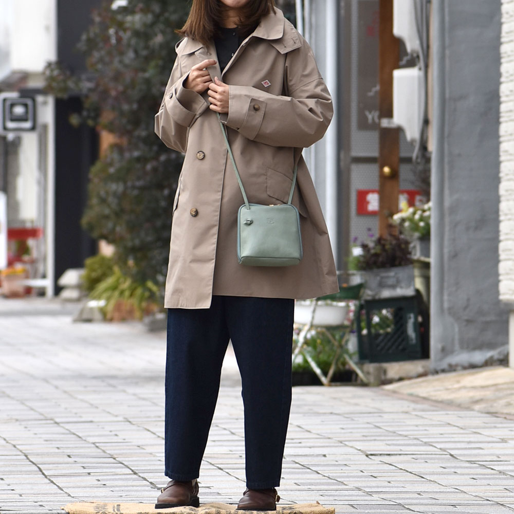 オーロラシューズ (AURORA SHOES) Middle English レディース レザーシューズ ME-W を使った 春の大人カジュアルレディーススタイル