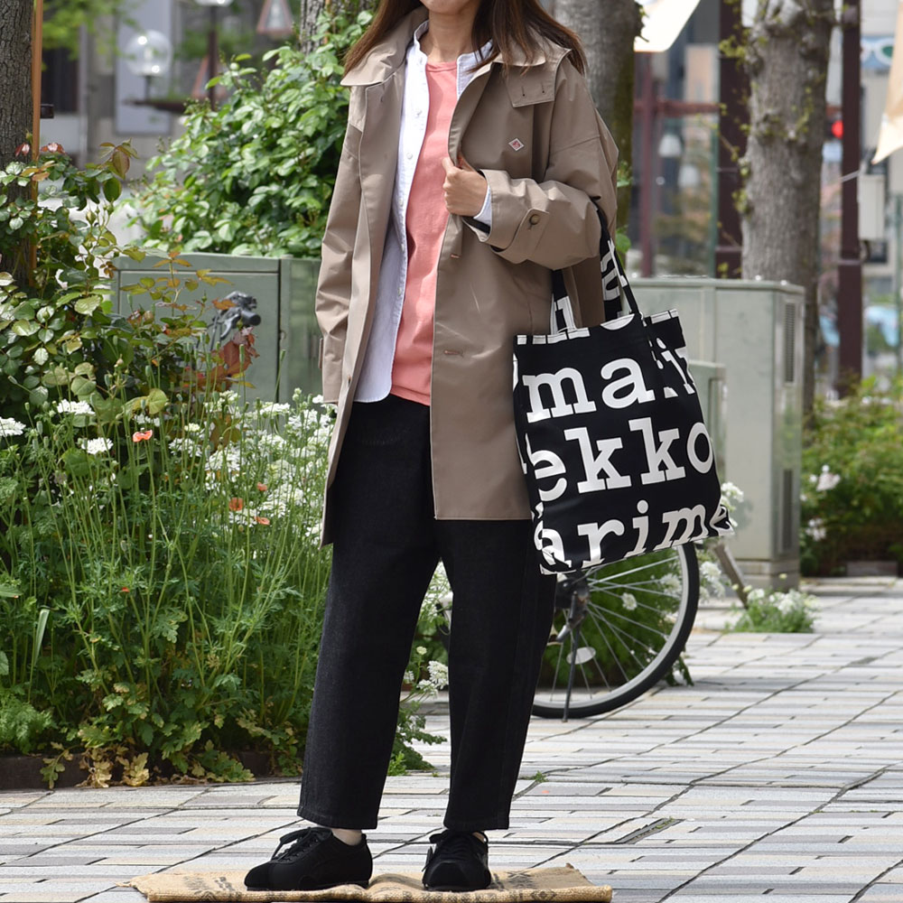 マリメッコ (marimekko) Logo Notko トートバッグ コットンキャンバスバッグ エコバッグ マイバッグ 52199-2-47312 を使った 春のやわらかきちんとレディーススタイル