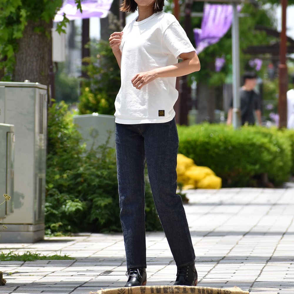 デラックスウエア(DELUXEWARE) DX.3 半袖無地Tシャツ DXTS-00 を使った レディースコーディネート