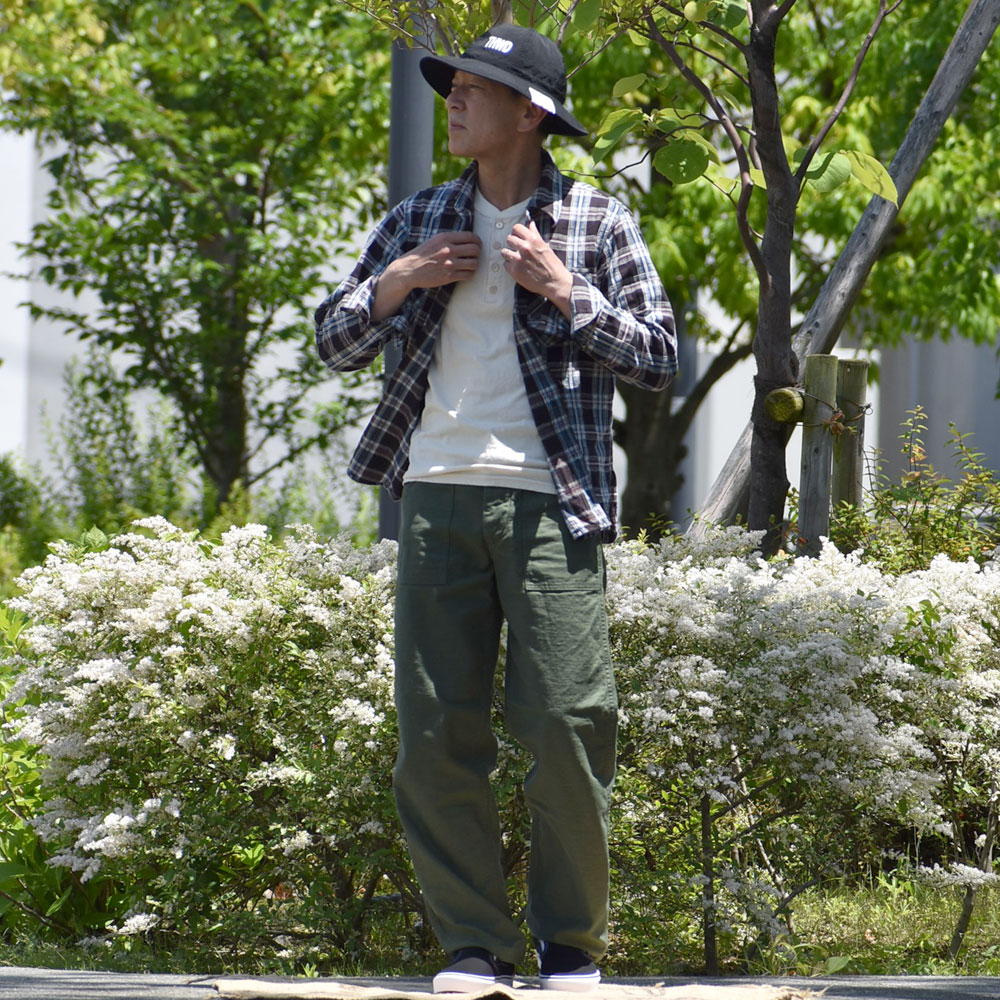 ダリーズ (DALEE'S&Co) Spinner...WORKER HENLY NECK 半袖ヘンリーネックTシャツを使ったメンズ初夏コーディネート