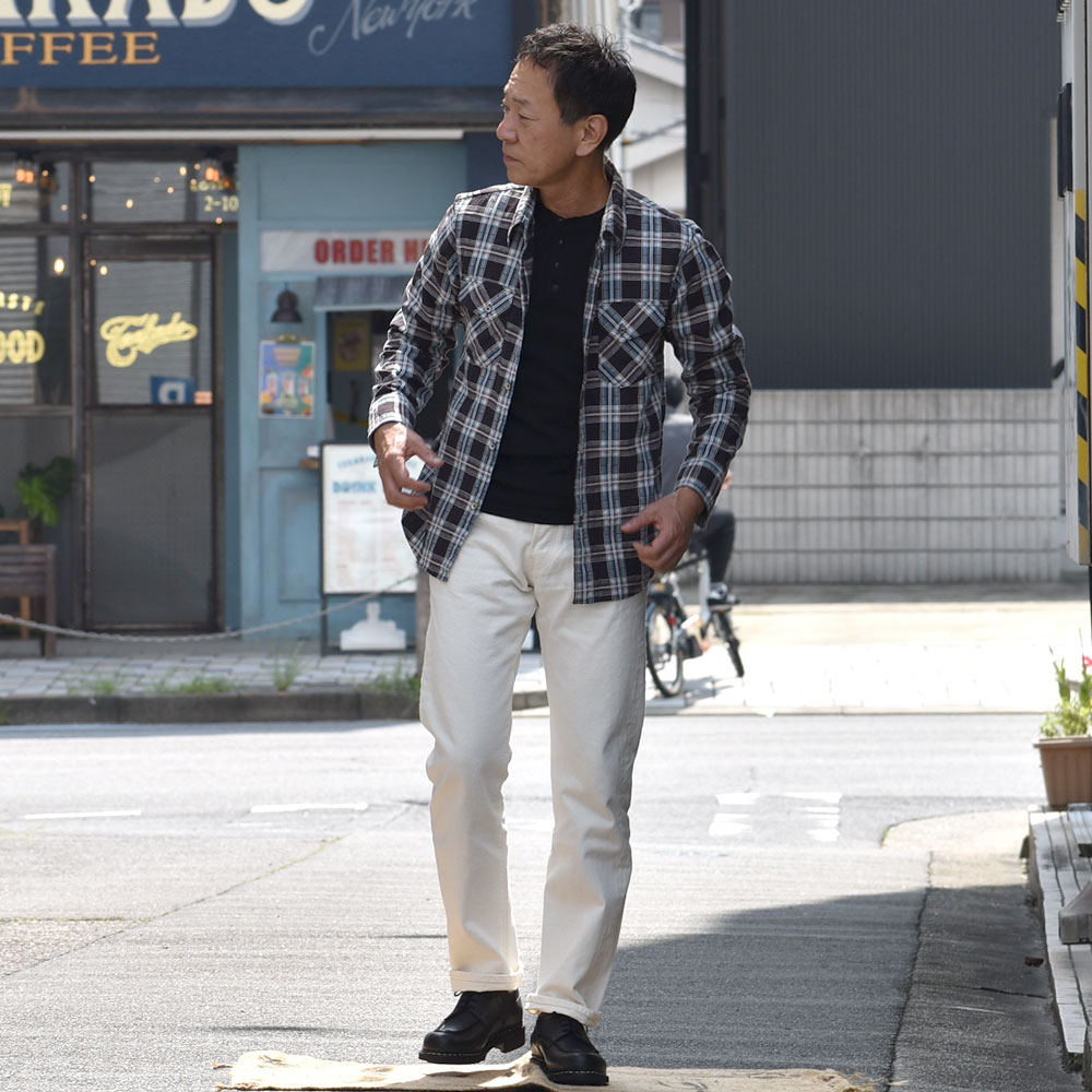 ダリーズ (DALEE'S&Co) Rail Nit.D [1920s RAIL ROAD KNIT] 6分袖ヘンリーネックTシャツを使ったシックなイメージのモノトーン秋メンズコーディネート