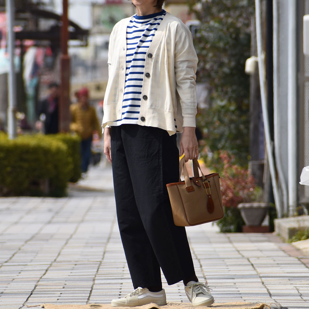 ブレディ (BRADY) BECK トートバッグ  防水加工 を使った 春のマリンスタイルレディースコーデ