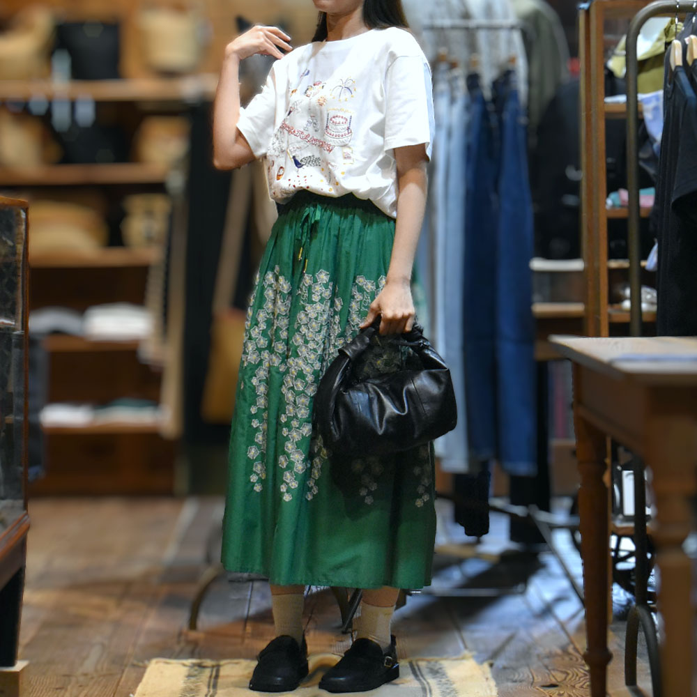 アインソフ (Ain Soph) シープレザー 2WAY ショルダーバッグ SLサイズ 鞄 レザーショルダーバッグ 斜め掛けバッグ 黒 (244017) ASE1844-PKS を使った マーブルシュッドの夏レディースコーデ