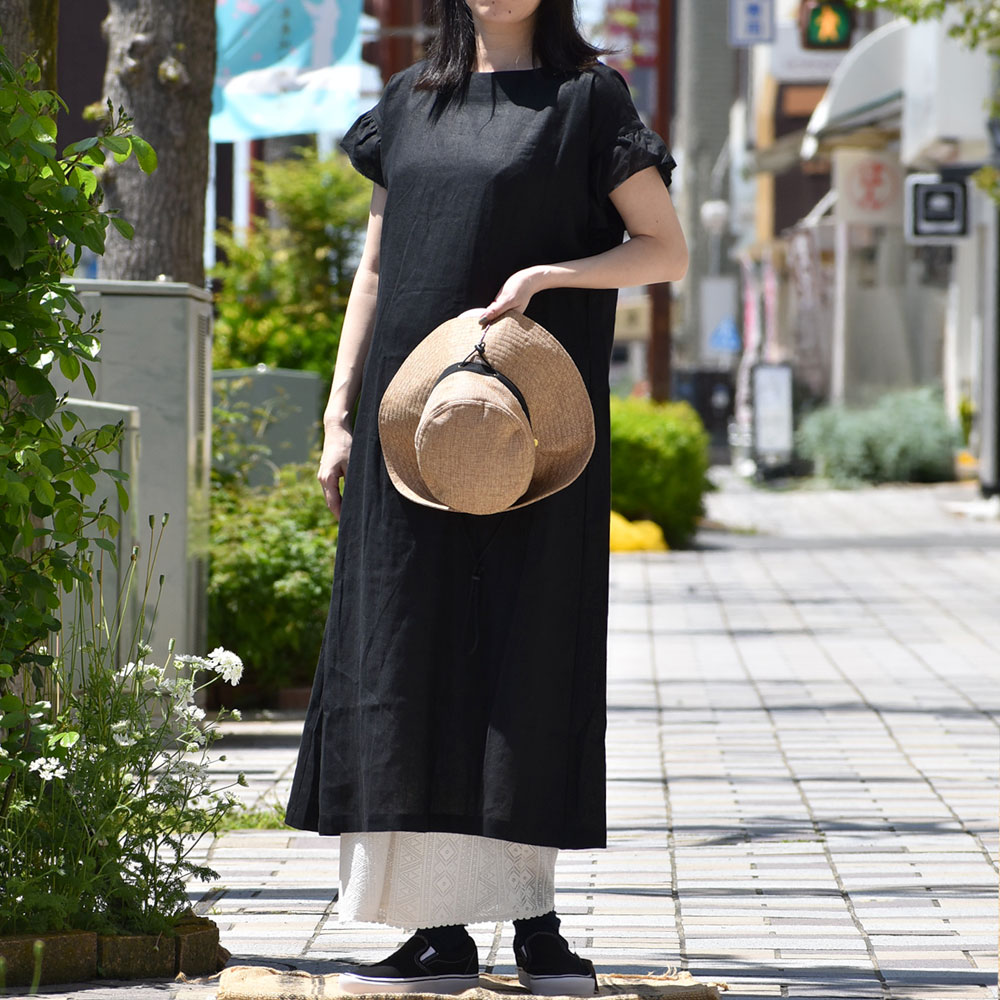 ポンデシャロン (PONT DE CHALONS) レースワイドペチパンツ インナー 22512326 を使った 夏をシックに。モノトーンワンピースレディースコーデ