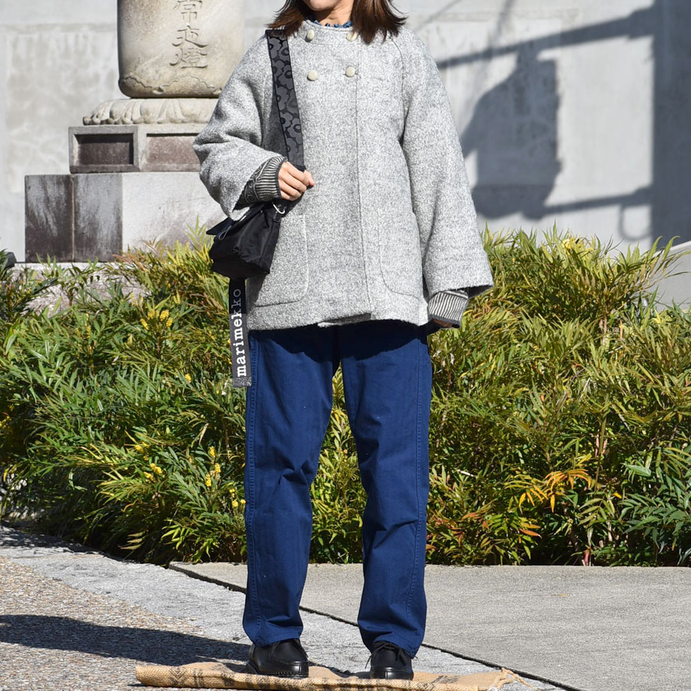 ブリスバンチ (Bliss bunch) ジャガード クルーネックカーデ P758-440 を使った 青×グレーの大人カジュアル冬レディースコーディネート