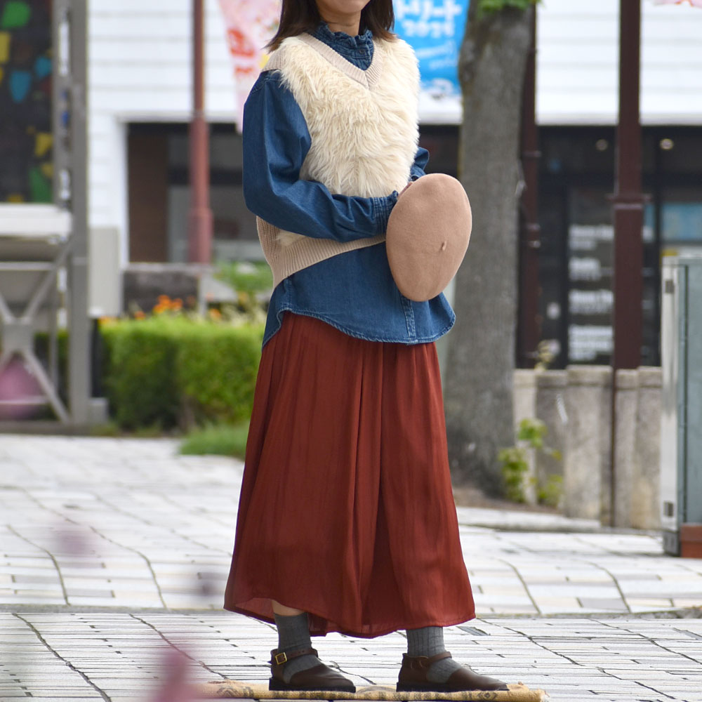 オーロラシューズ(AURORA SHOES)Mary Jane レザーシューズ MJ-W を使った 秋の大人ガーリーレディースコーデ