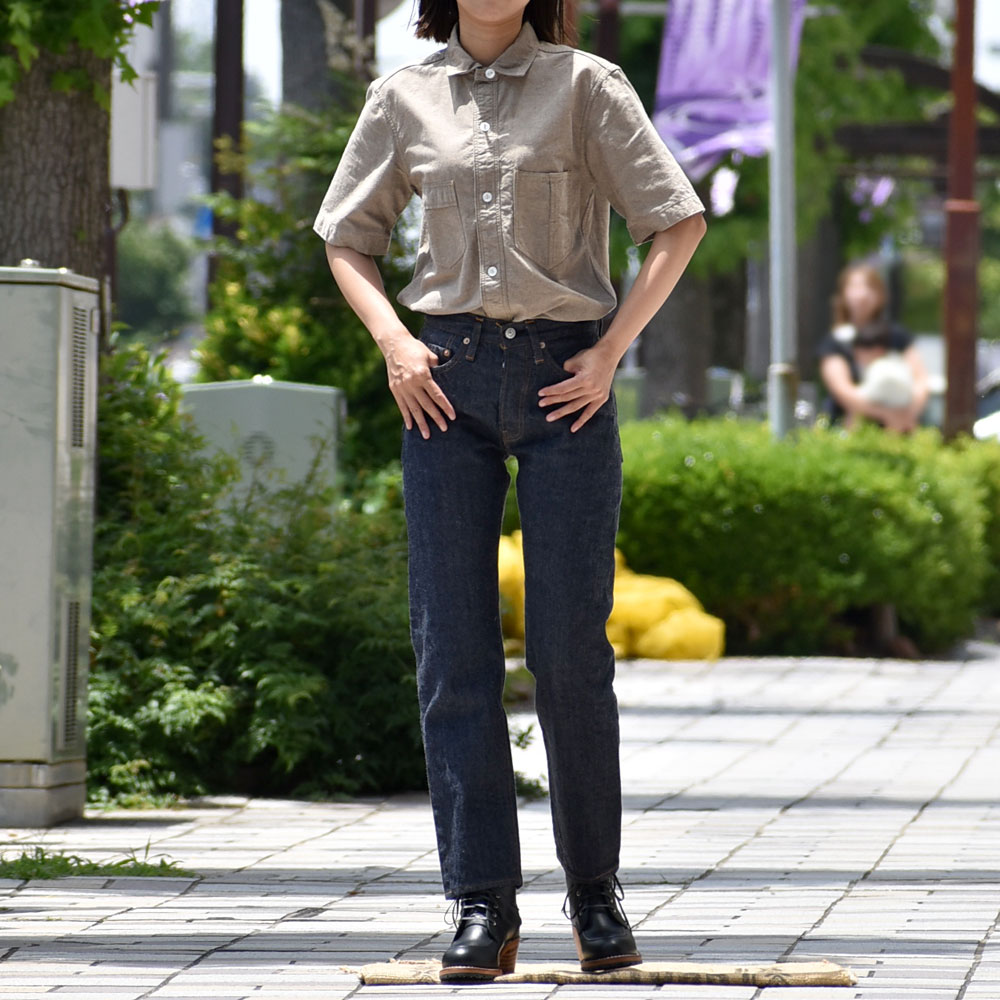 リゾルト(RESOLUTE) 710 66モデル ワンウォッシュ スリムストレート デニムパンツ を使った レディースコーディネート