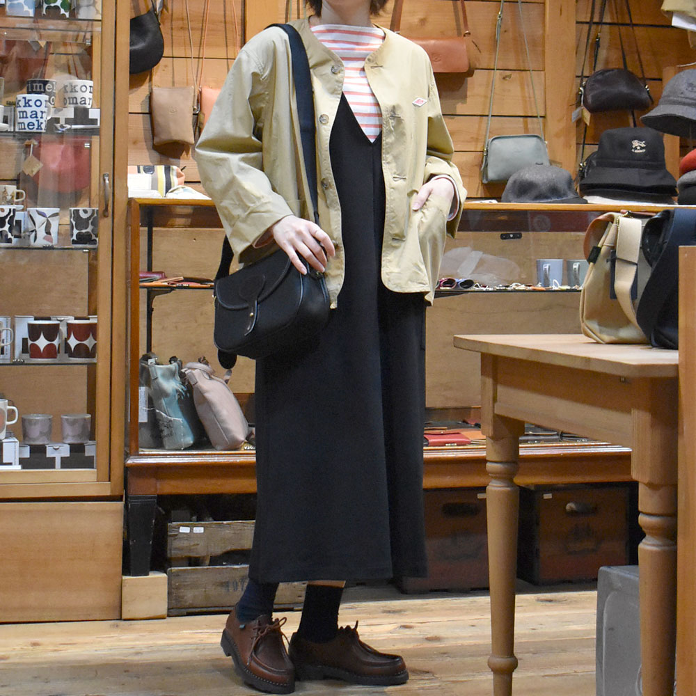 ブレディ (BRADY) COLNE ショルダーバッグ を使った 春のおすすめトラッドスタイル