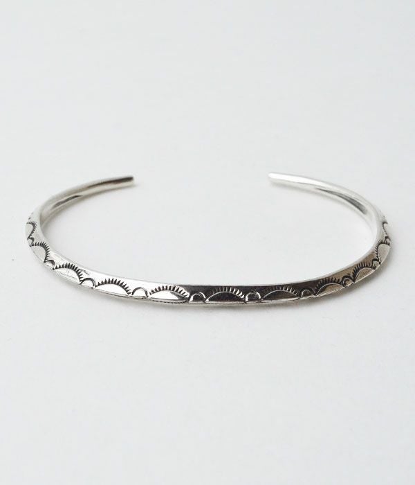 ラリースミス(LARRY SMITH) MEN'S EXTRA THIN TRIANGLE BRACELET -LEAF- バングル シルバーアクセサリーBR-0123