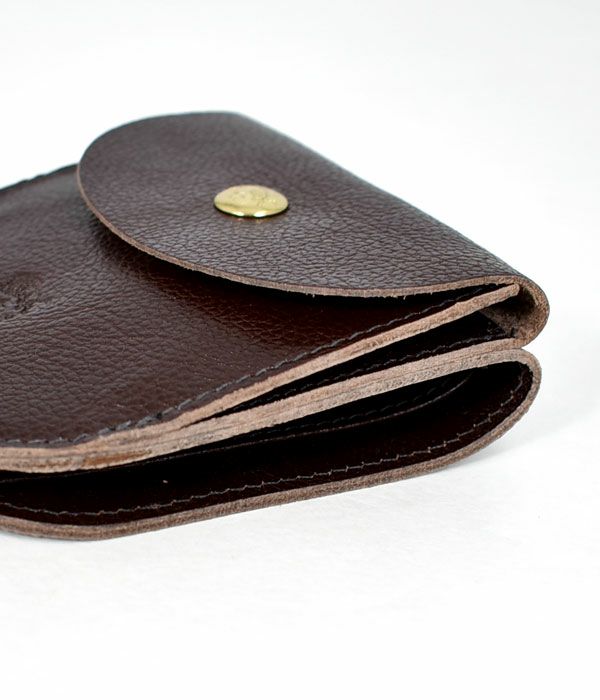 イルビゾンテ (IL BISONTE) 2つ折り(丸型)ウォレット 財布 二つ折り