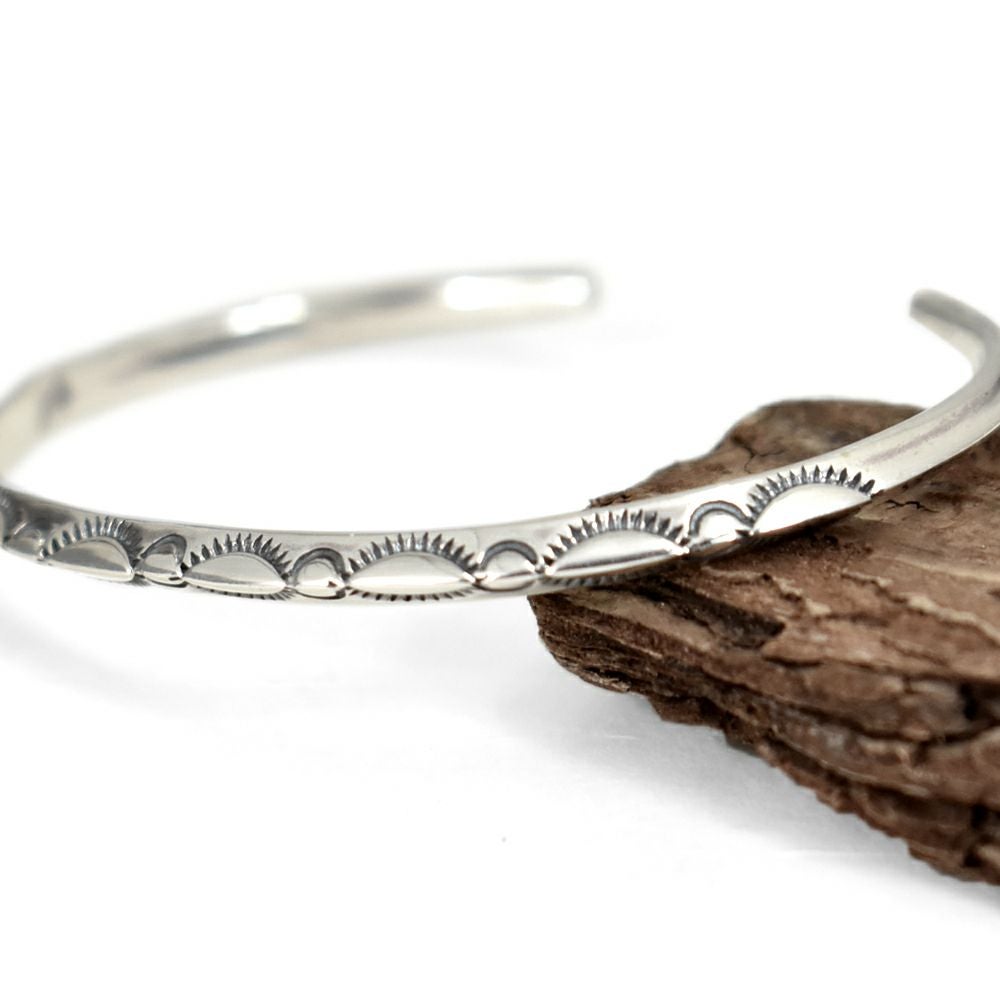 ラリースミス (LARRY SMITH) LADIE'S EXTRA THIN TRIANGLE BRACELET