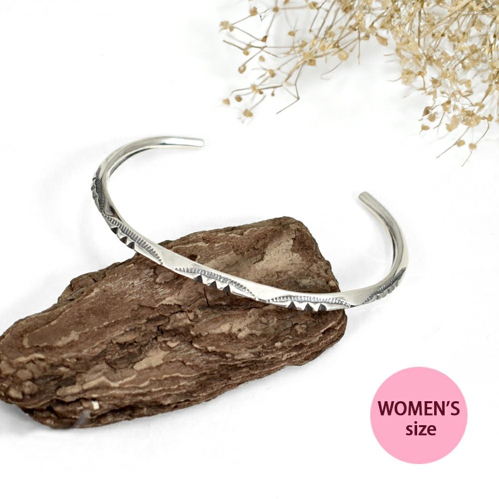 ラリースミス (LARRY SMITH) LADIE'S EXTRA THIN TRIANGLE BRACELET