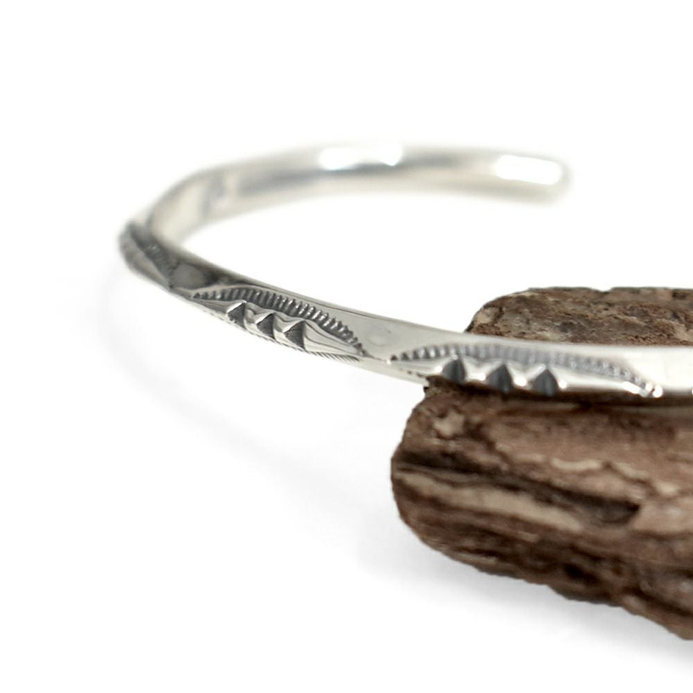 ラリースミス (LARRY SMITH) LADIE’S EXTRA THIN TRIANGLE BRACELET -３POINT- トライアングルバングル シルバーアクセサリー BR-0122-L