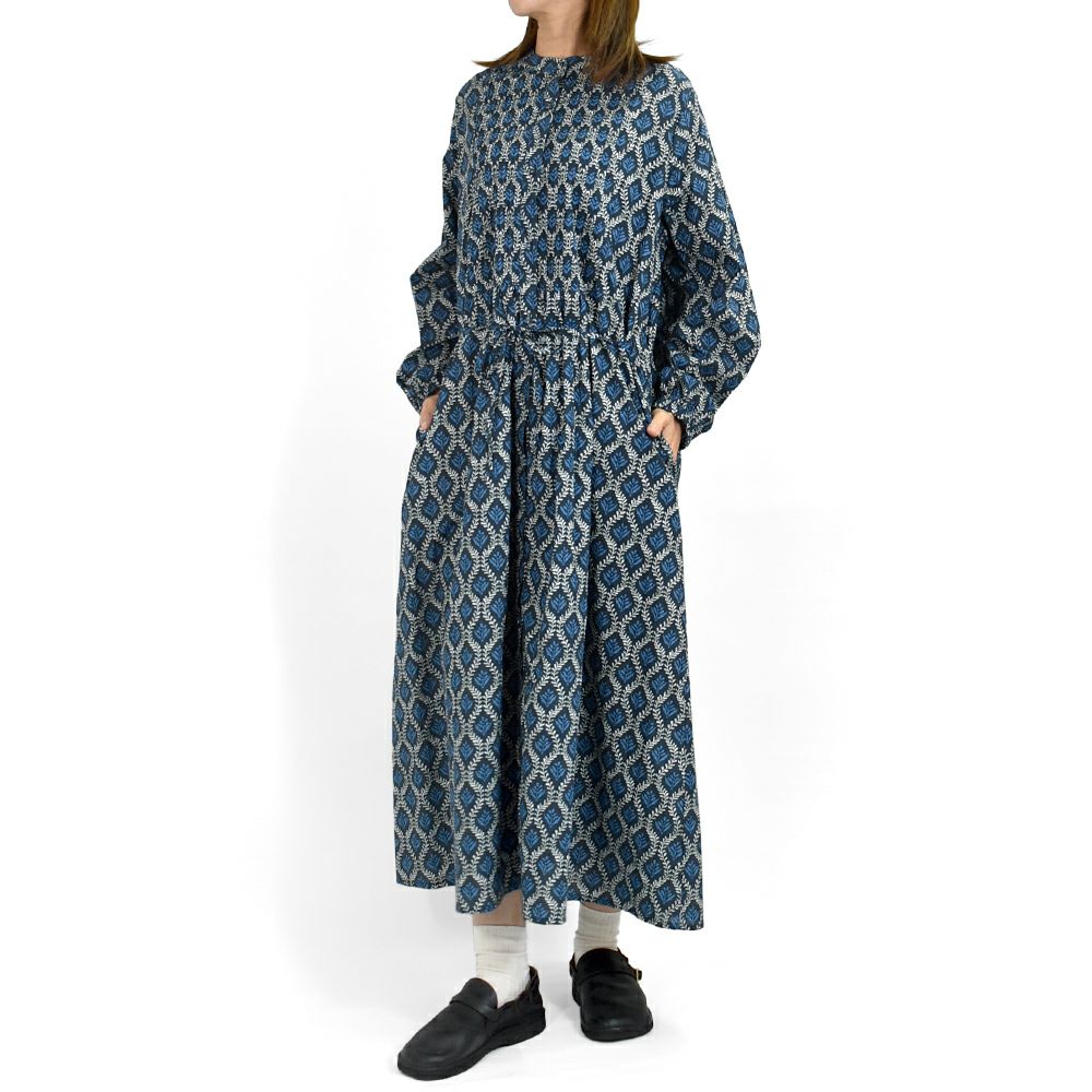 ソソット(sosotto)ツタ柄細ピンタックウエストドロストOP 前開きノーカラーワンピース 42572218