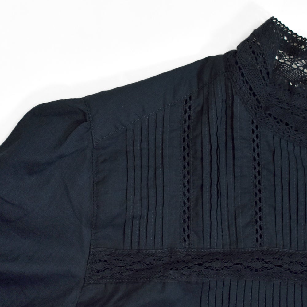 ポンデシャロン (PONT DE CHALONS) スタンドレースカラーピンタックブラウス 長袖シャツ 22610511