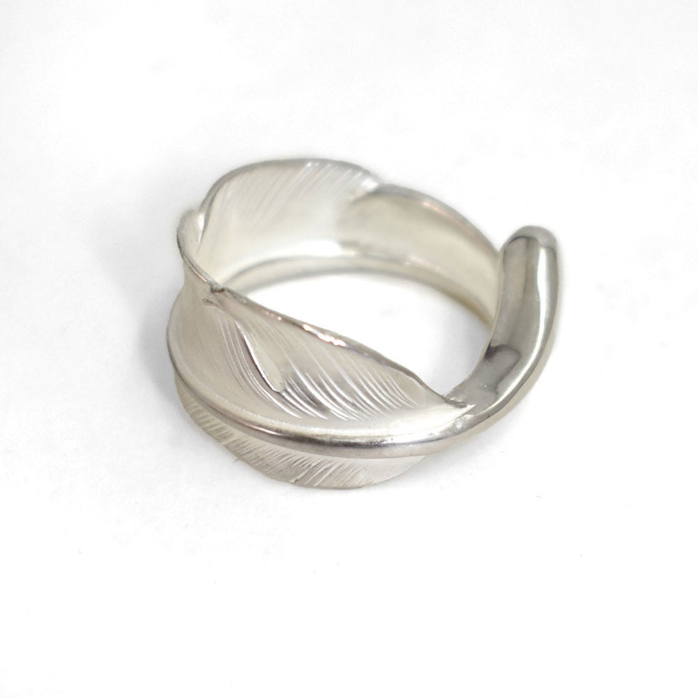 ラリースミス (LARRY SMITH) NATABANE FEATHER RING シルバー