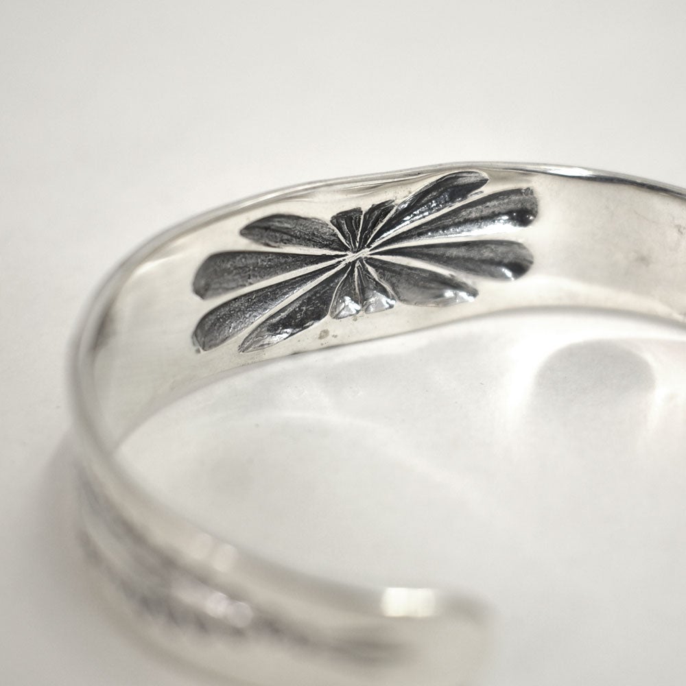 ラリースミス (LARRY SMITH) BUTTERFLY REPOUSSE BRACELET シルバーアクセサリー ブレスレット バングル BR-0089