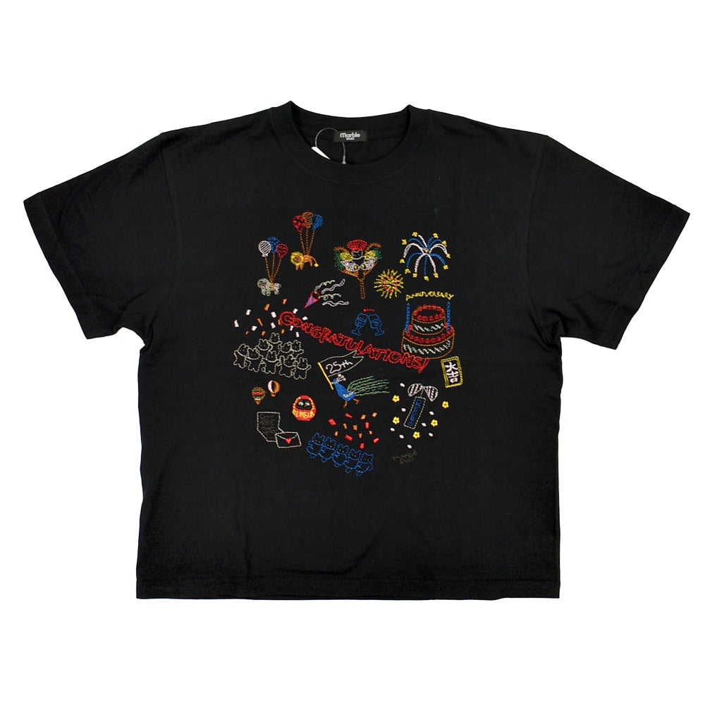 マーブルシュッド (marble SUD) EMB congratulations Tシャツ 刺繍半袖Tシャツ アニバーサリーTシャツ 01GM020170 02.BLK